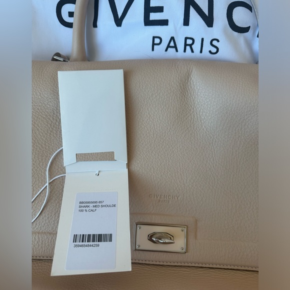 Givenchy-Pink leather Handbag- with long strap. 💯 Authentic! - Picture 5 of 6